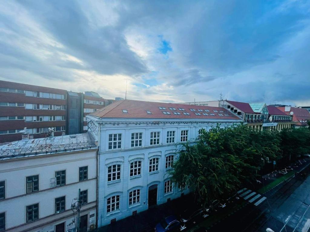 Lovely 2Bdr In Center, Wifi & Self-Check In Pressburg Exterior foto